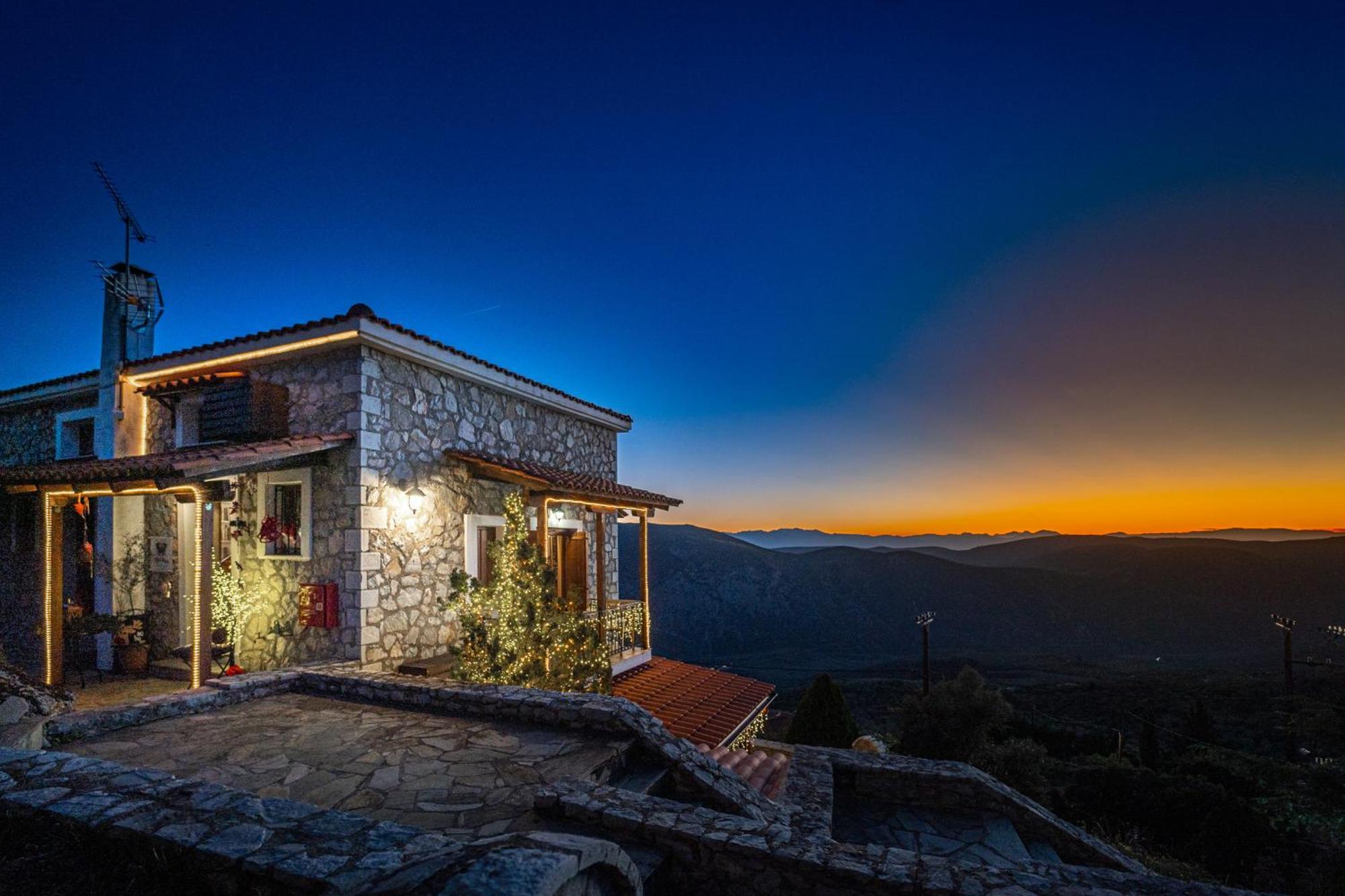 Rock Dandy Deluxe Chalet In Arachova - Delphi, Sauna, Prv Parking, Amazing View Ngoại thất bức ảnh