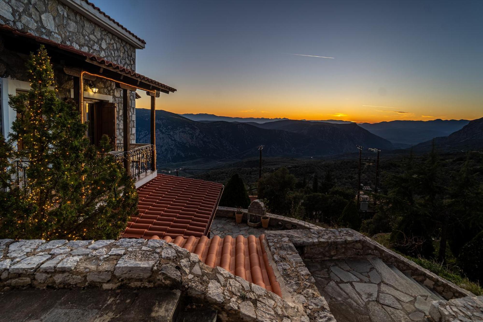 Rock Dandy Deluxe Chalet In Arachova - Delphi, Sauna, Prv Parking, Amazing View Ngoại thất bức ảnh